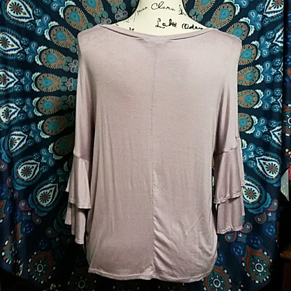 CLEARANCE! Bell Sleeved Top - Picture 3 of 6